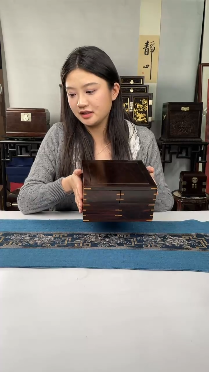 红酸枝木类端景台机关盒