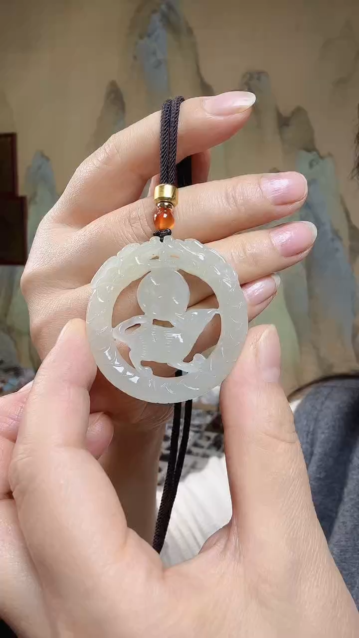 颈饰未镶嵌和田玉.