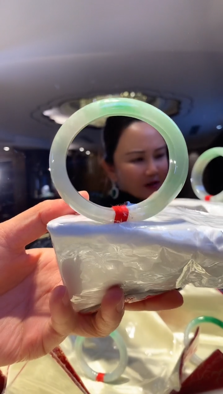 【闪购商品】翡翠手镯未镶嵌手镯 