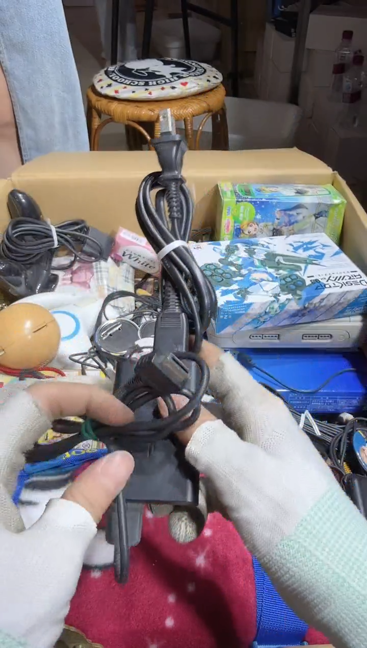 德**康中古商品，瑕疵品，不保好坏。598