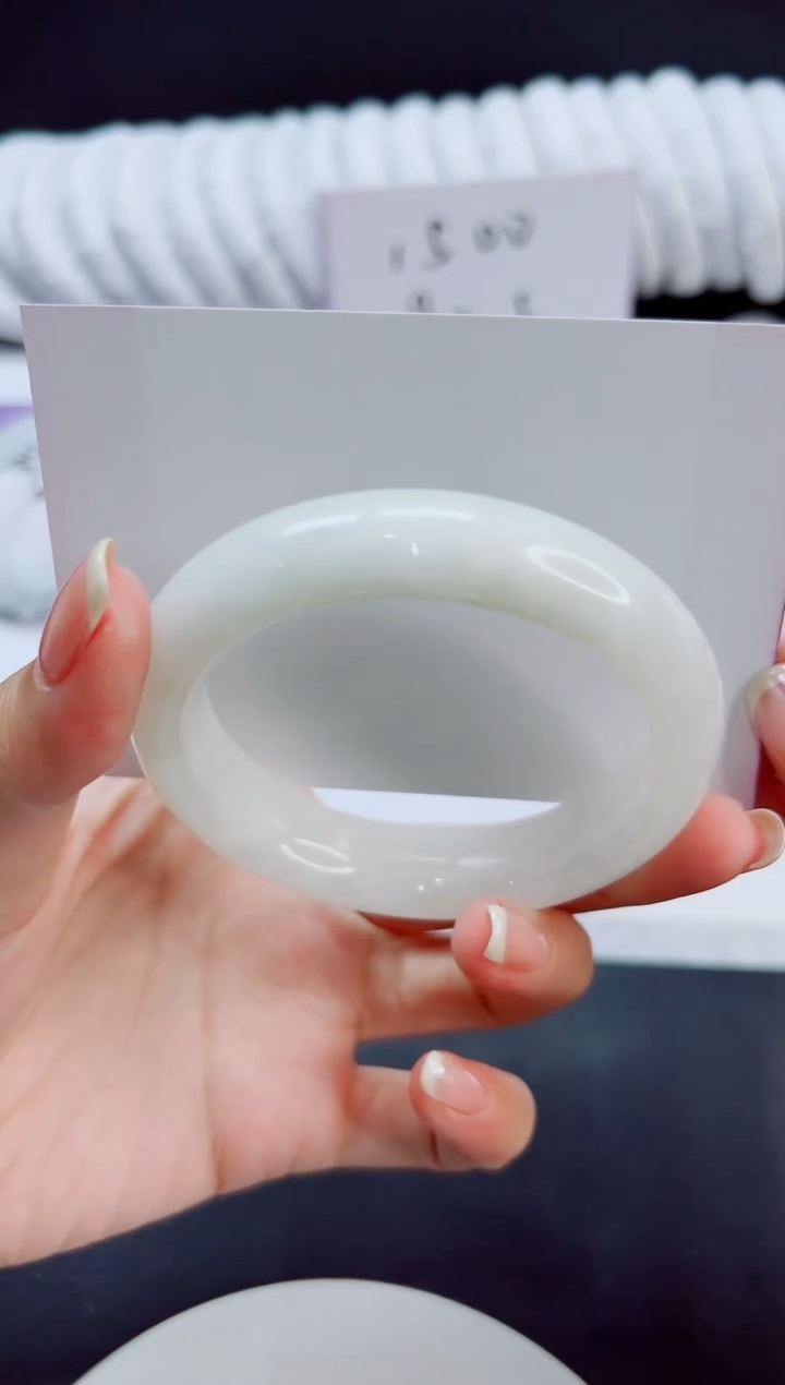 未镶嵌手镯和田玉102/55.7  HT