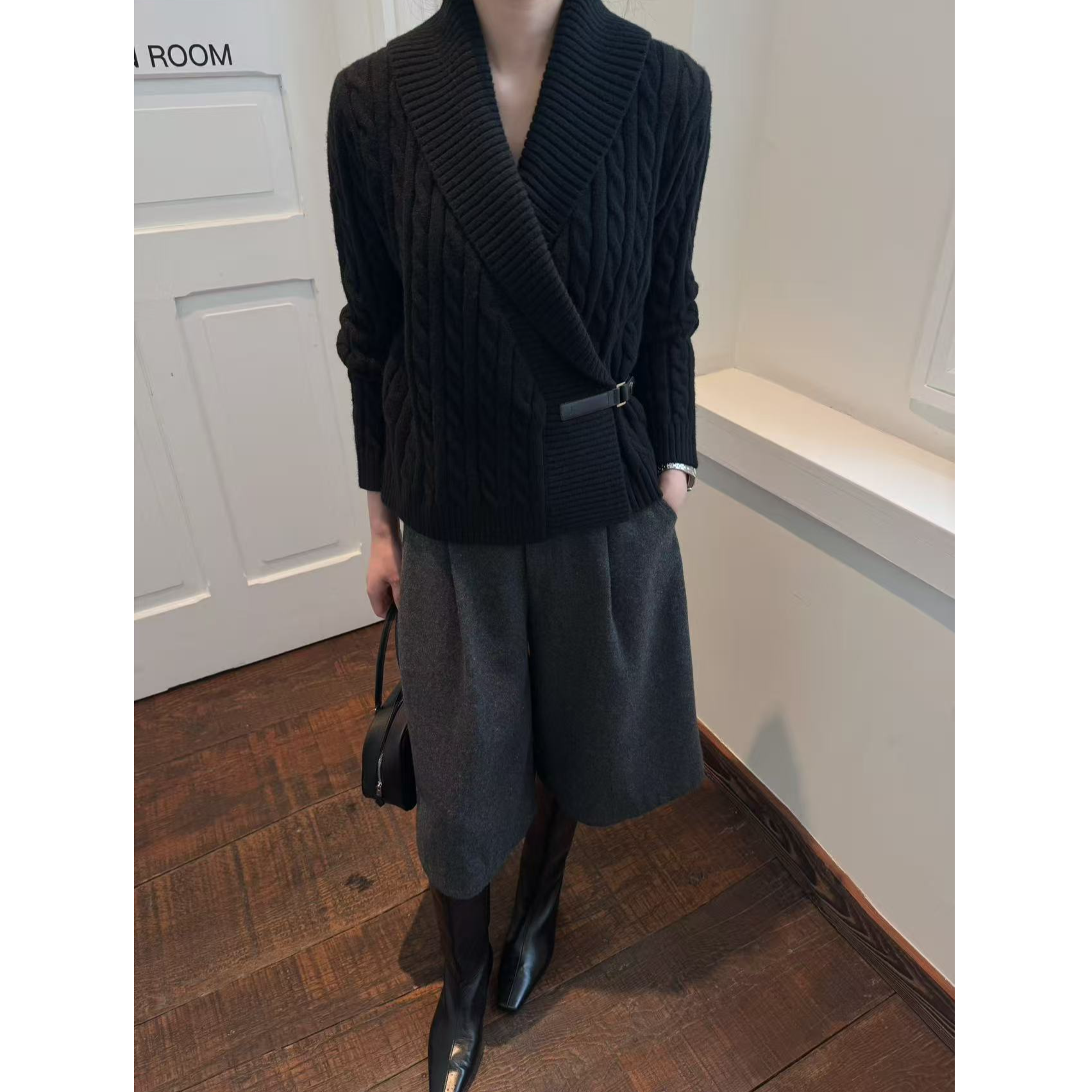 3193~法式高级～高级感围裹交叉皮扣收腰显瘦气质时髦针织衫女