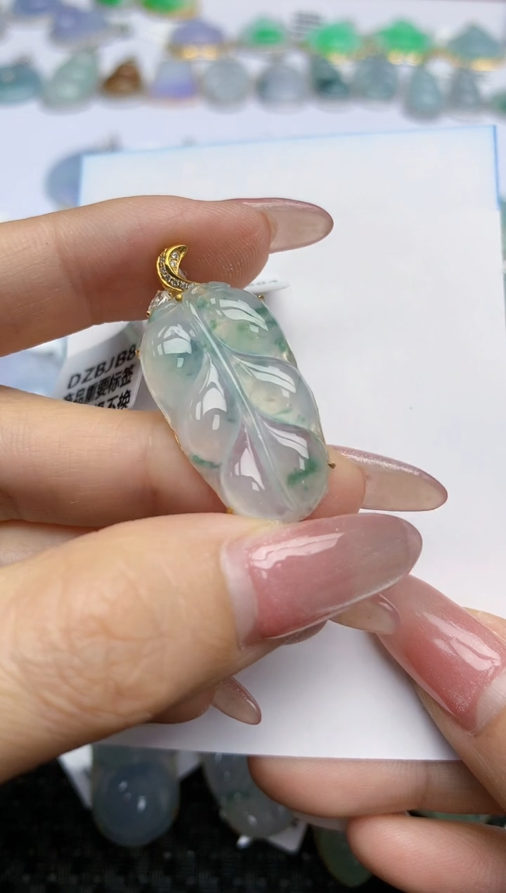 【闪购商品】翡翠挂件18K金镶嵌天然翡翠A货