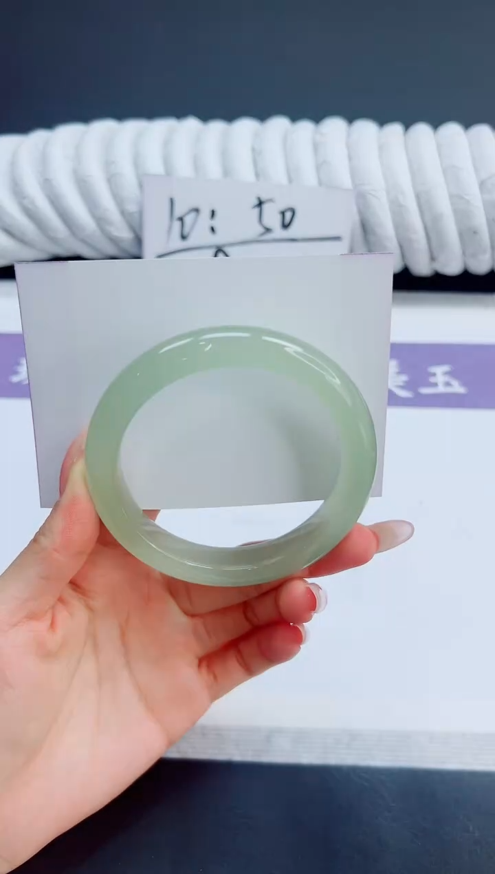 未镶嵌手镯石英质玉86/60.4DL