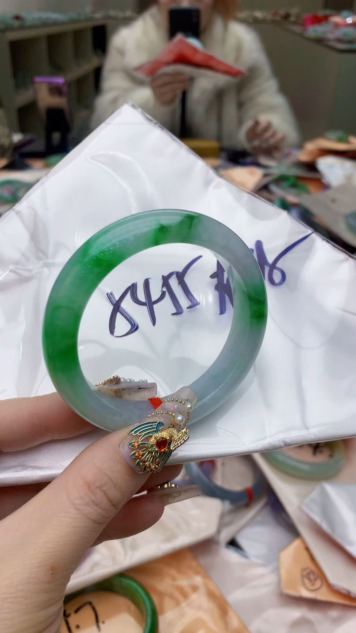 【闪购商品】翡翠手镯未镶嵌0800416187