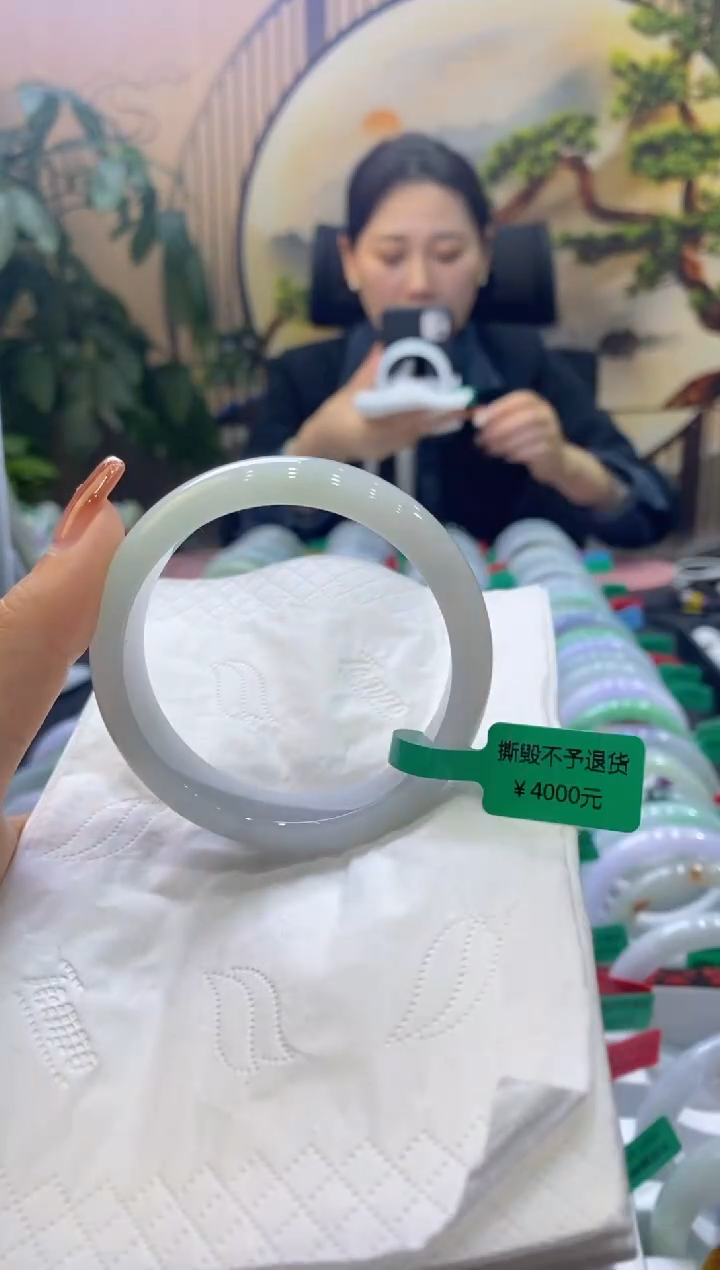 【闪购商品】翡翠手镯未镶嵌00009051