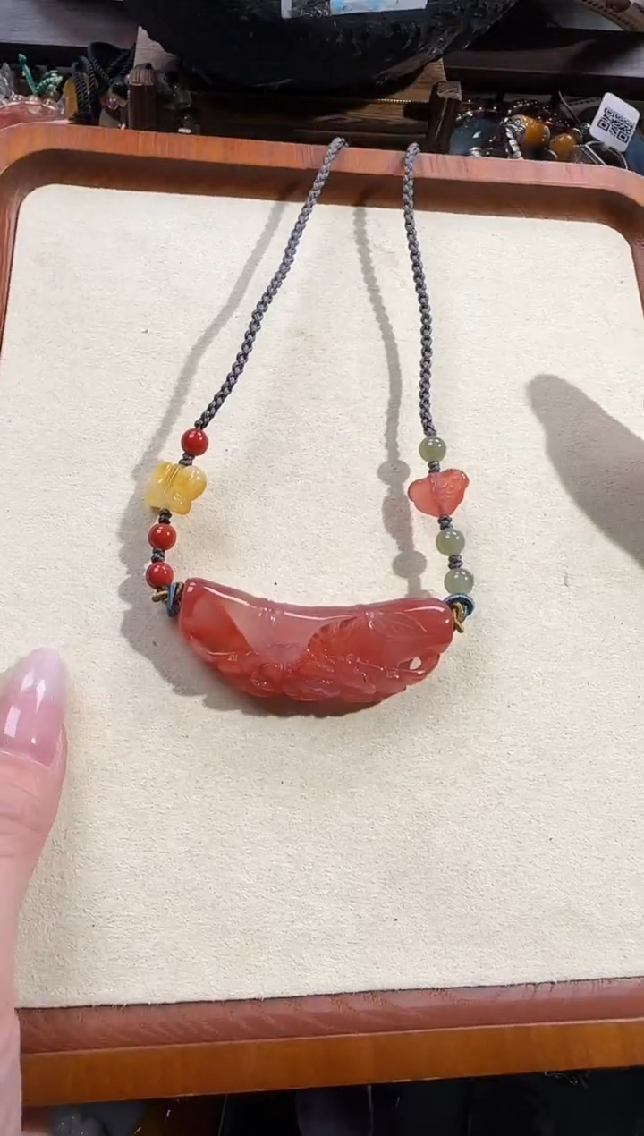颈饰未镶嵌南红玛瑙峡****）845312456