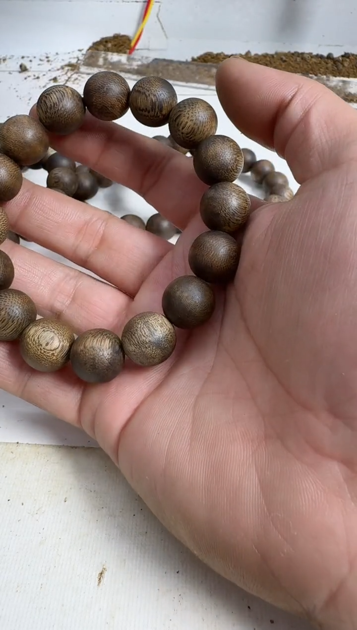 【闪购商品】沉香手串乌身1.4规格单圈16克