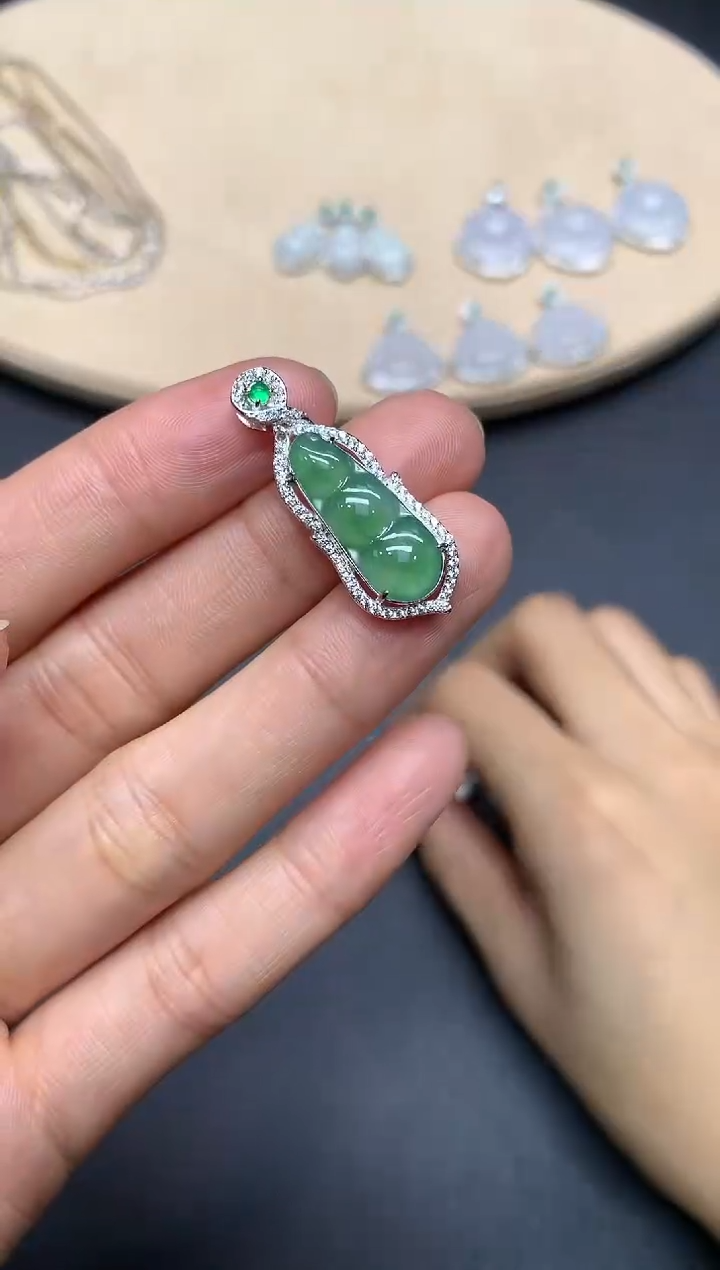 【闪购商品】翡翠吊坠(不含链)银S925镶嵌福豆【多样性发其一】