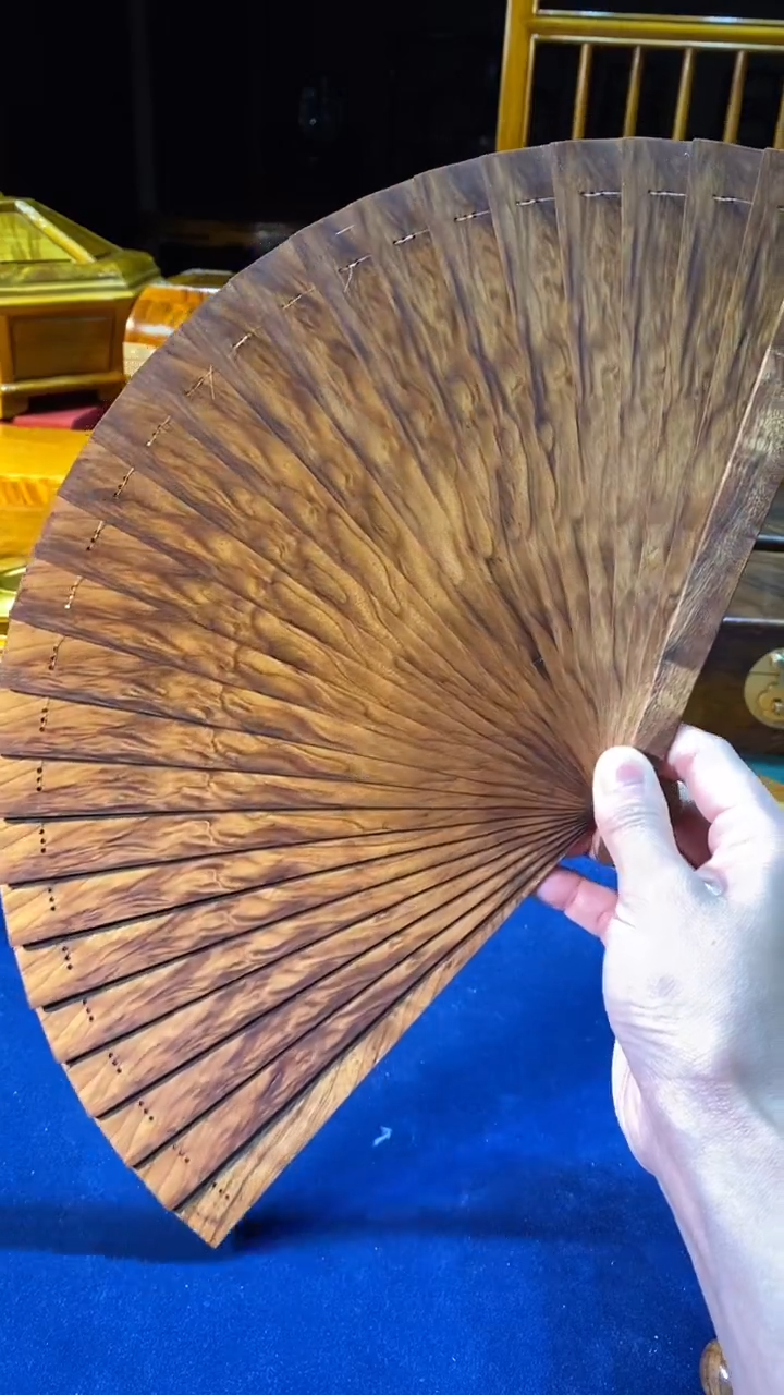 【闪购商品】金丝楠木艺小叶桢楠 精美扇子