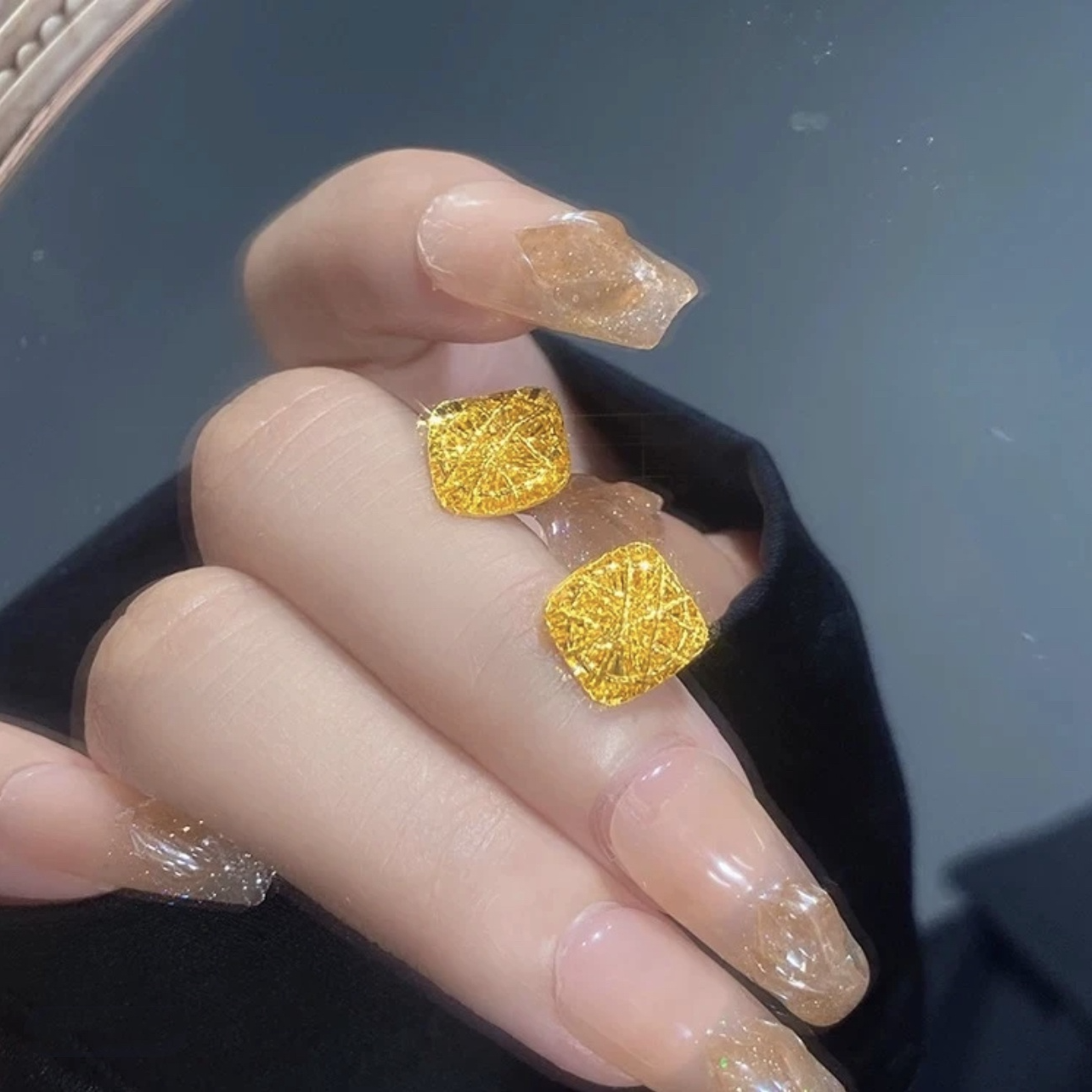 铜合金耳饰 新中式同款爆款金色小方糖耳钉女精致百搭高级气质