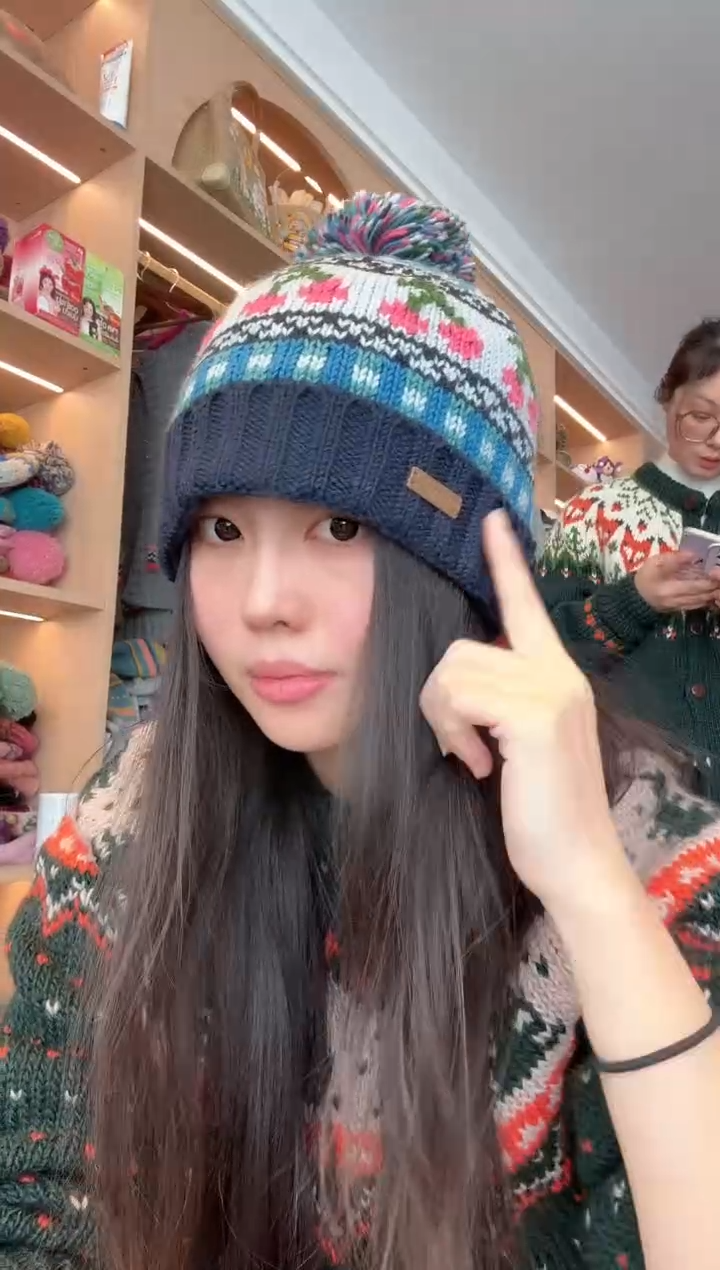 羊毛蓝色樱桃翻边羊毛帽