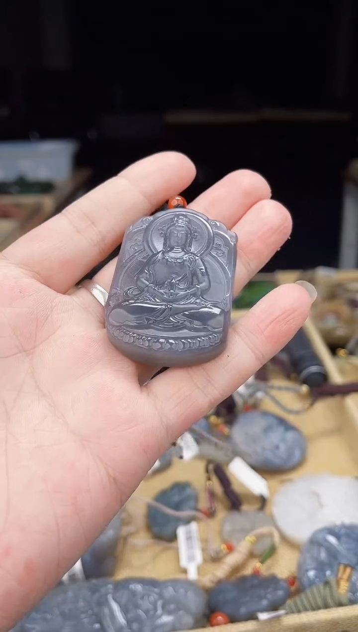 颈饰未镶嵌和田玉1