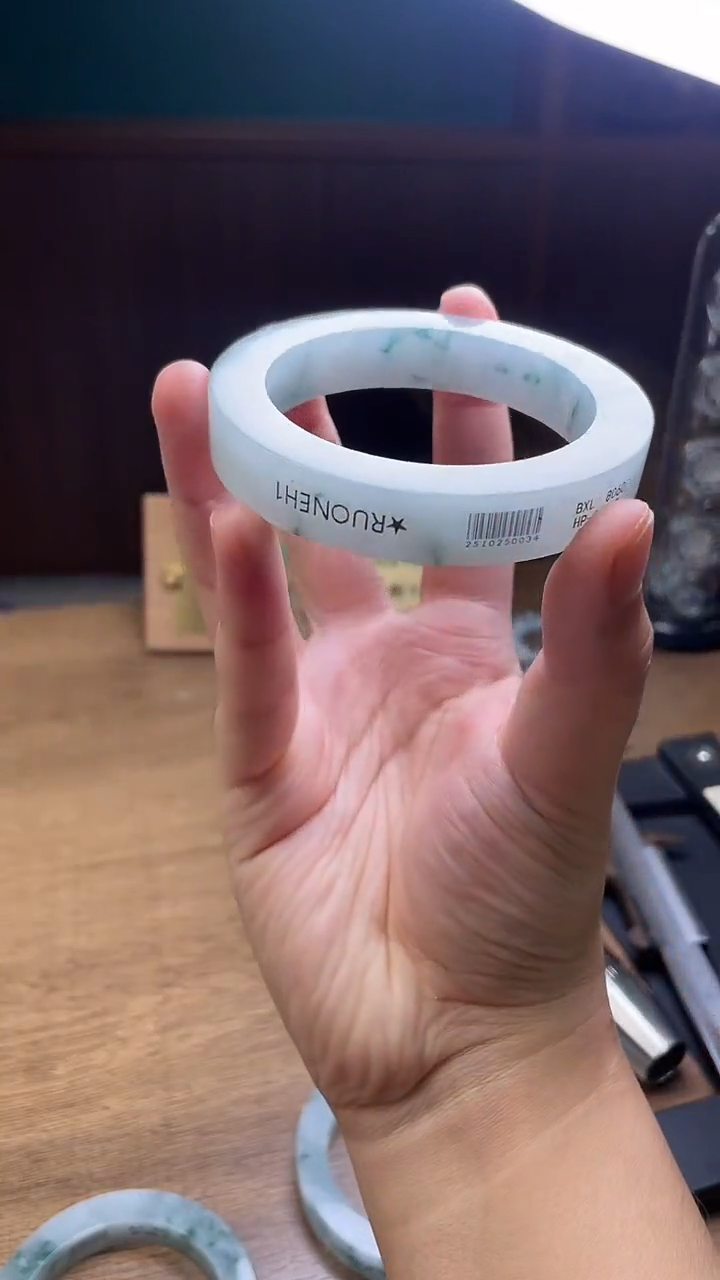 未镶嵌手镯定制翡翠慢**端定制