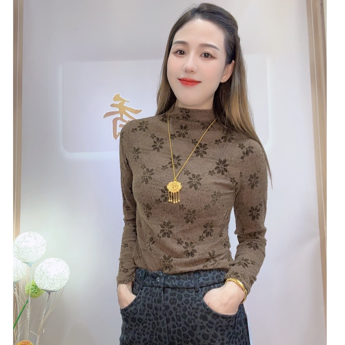 2025冬季新品洋气显瘦水豹绒上衣小衫打底衫