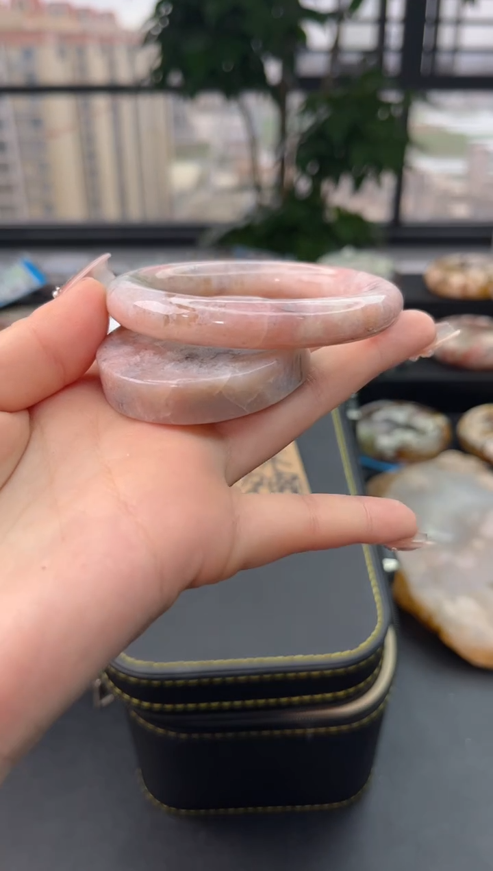 【闪购商品】石英质玉手镯未镶嵌赠送镯心（58圈口）无证书