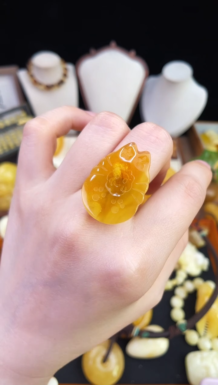 琥珀未镶嵌珠宝奇石柒月