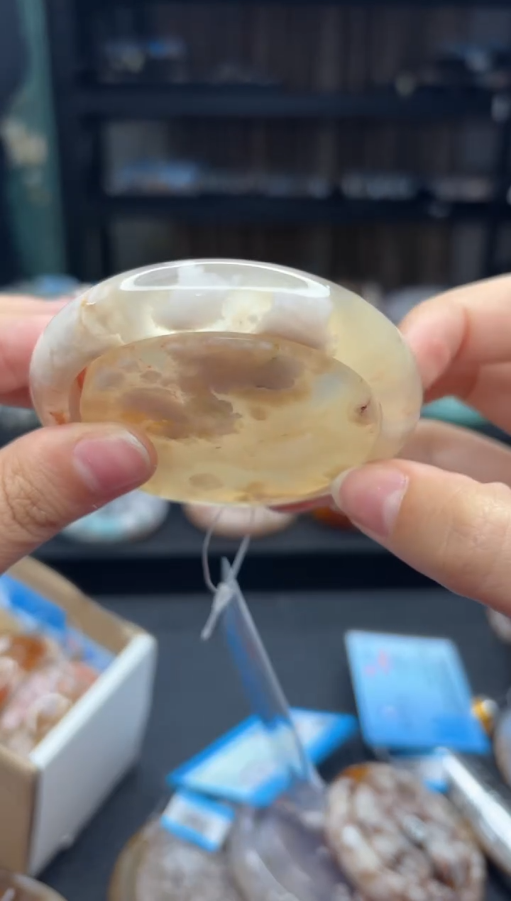 【闪购商品】石英质玉手镯未镶嵌1050（56圈赠送镯心）