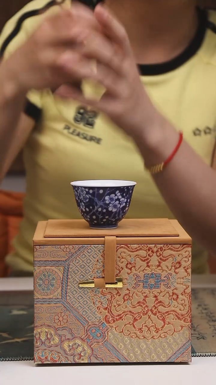 景德镇高温瓷冬梅铃铛杯