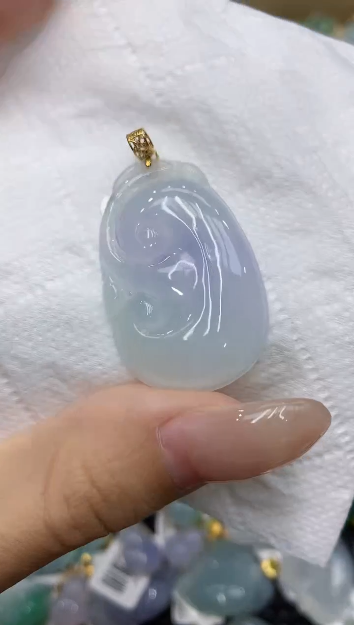 翡翠18K金镶嵌颈饰111111111111