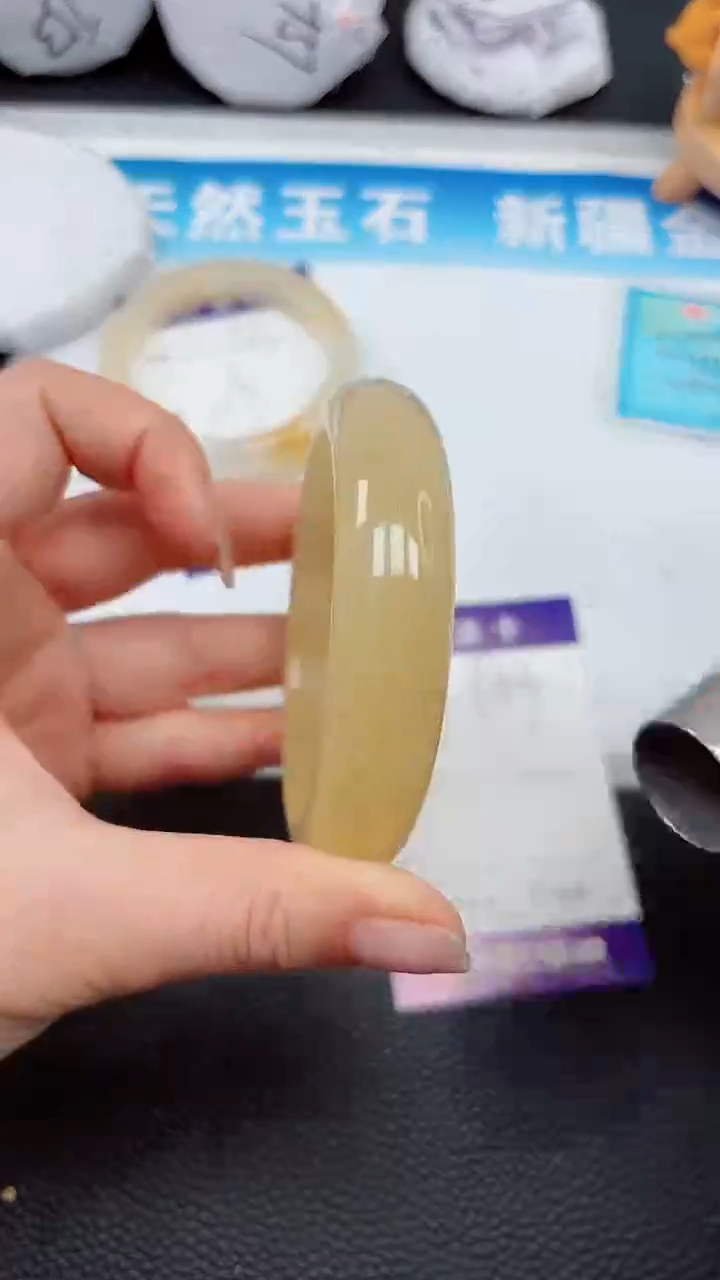 【闪购商品】石英质玉手镯未镶嵌934