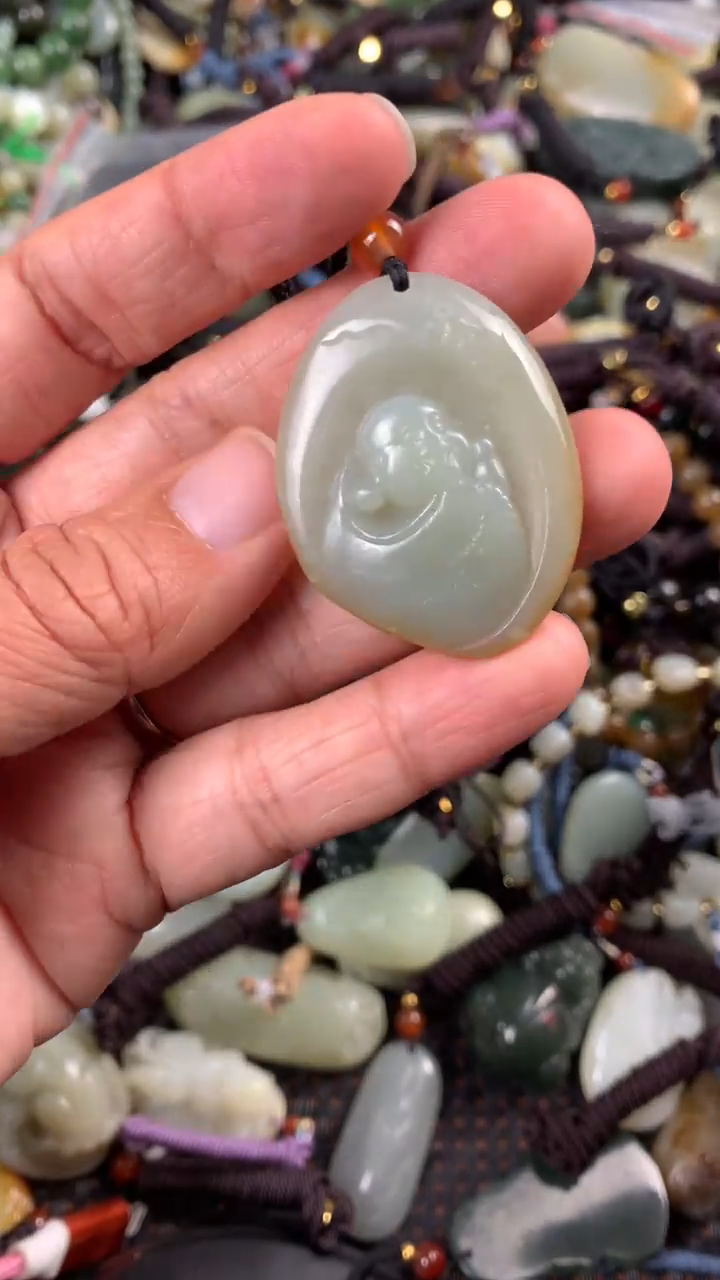 【闪购商品】和田玉颈饰未镶嵌多样性发货没有证书拍一发一有瑕