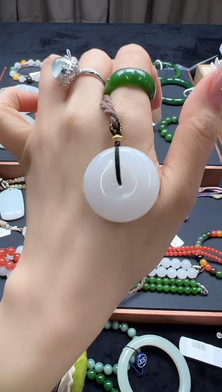 【闪购商品】和田玉颈饰未镶嵌v0189