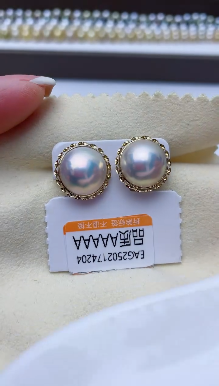 【闪购商品】拼合珍珠（马贝珠）耳饰18K金镶嵌W37