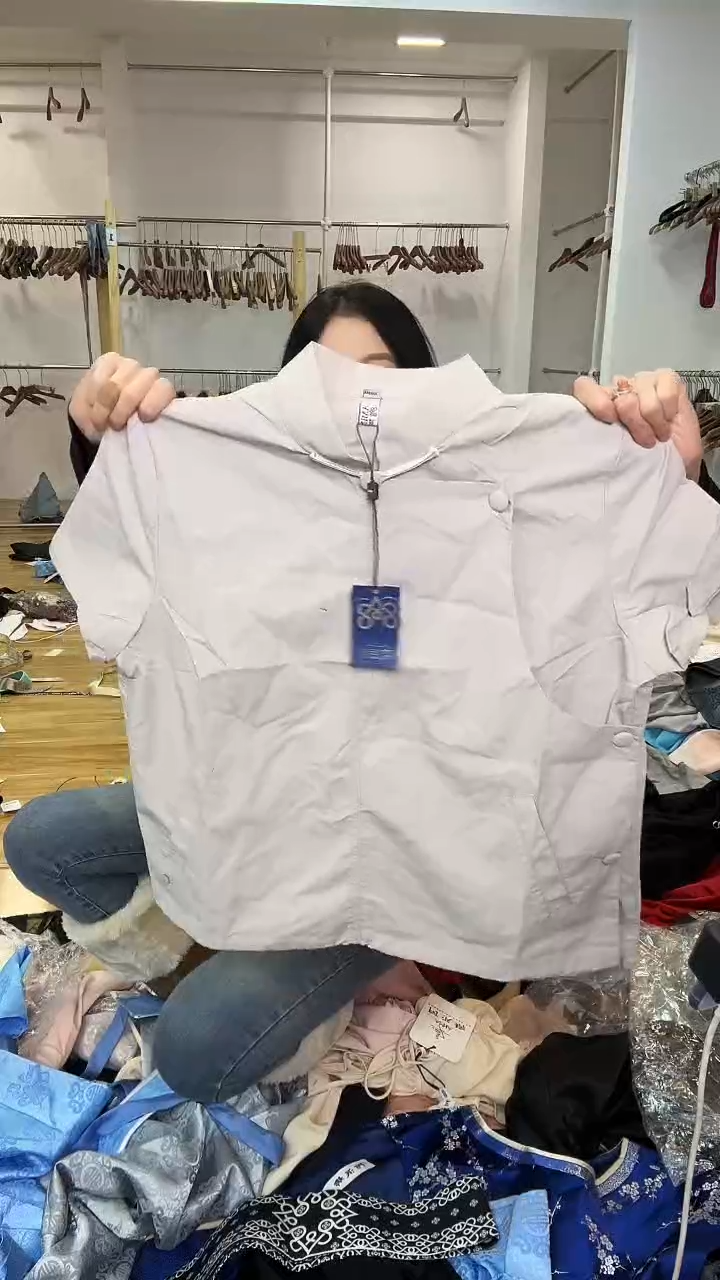 M码       90-105斤  半袖