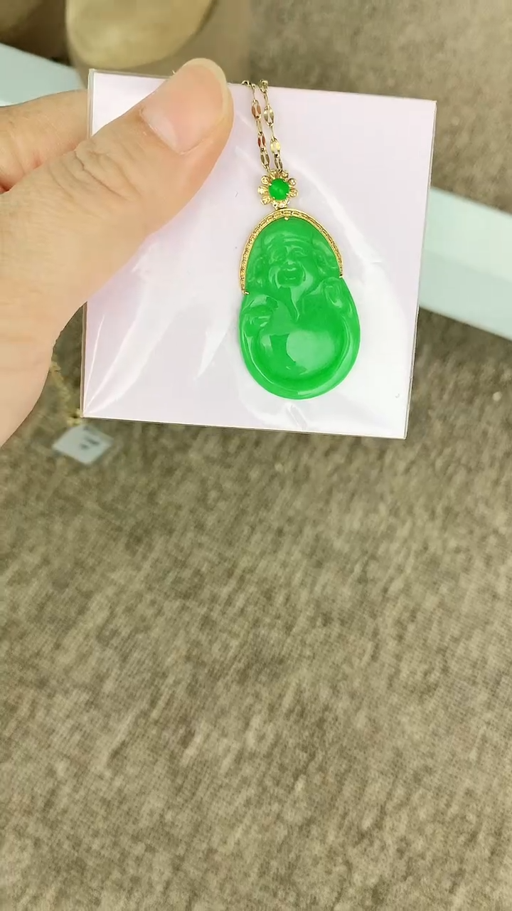 颈饰18K金镶嵌翡翠养****禾赠礼盒证书