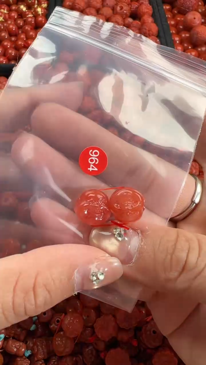 南红玛瑙未镶嵌颈饰1