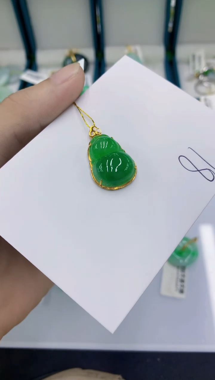 颈饰18K金镶嵌翡翠乐***@翡翠