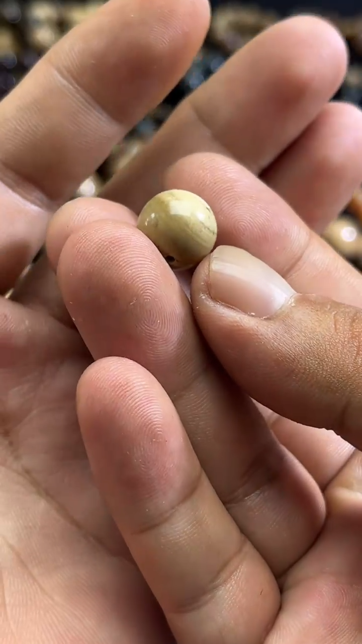 裸石琥珀未镶嵌52