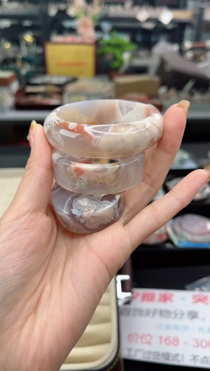 【闪购商品】石英质玉手镯未镶嵌54圈口（赠品镯心）6401023