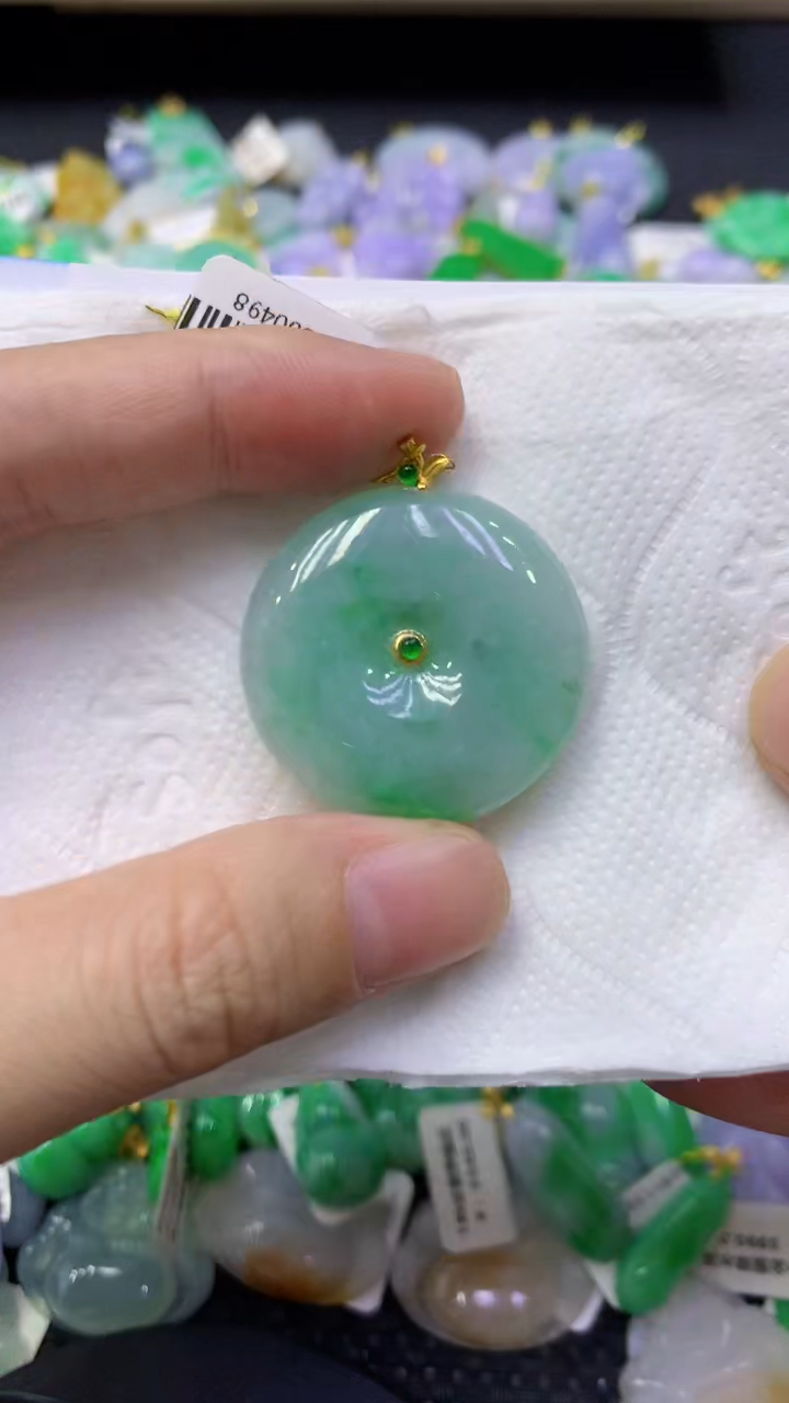 颈饰18K金镶嵌翡翠天然缅甸翡翠A货