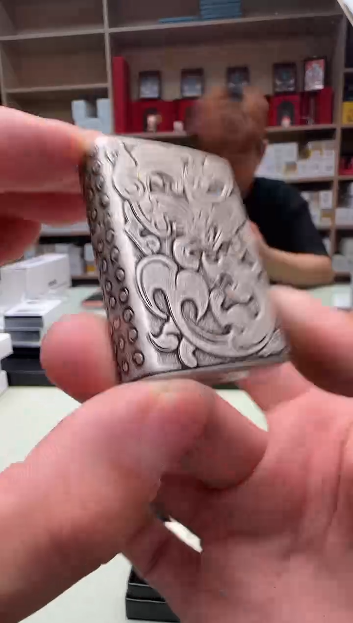Zippo打火机古银盔甲龙