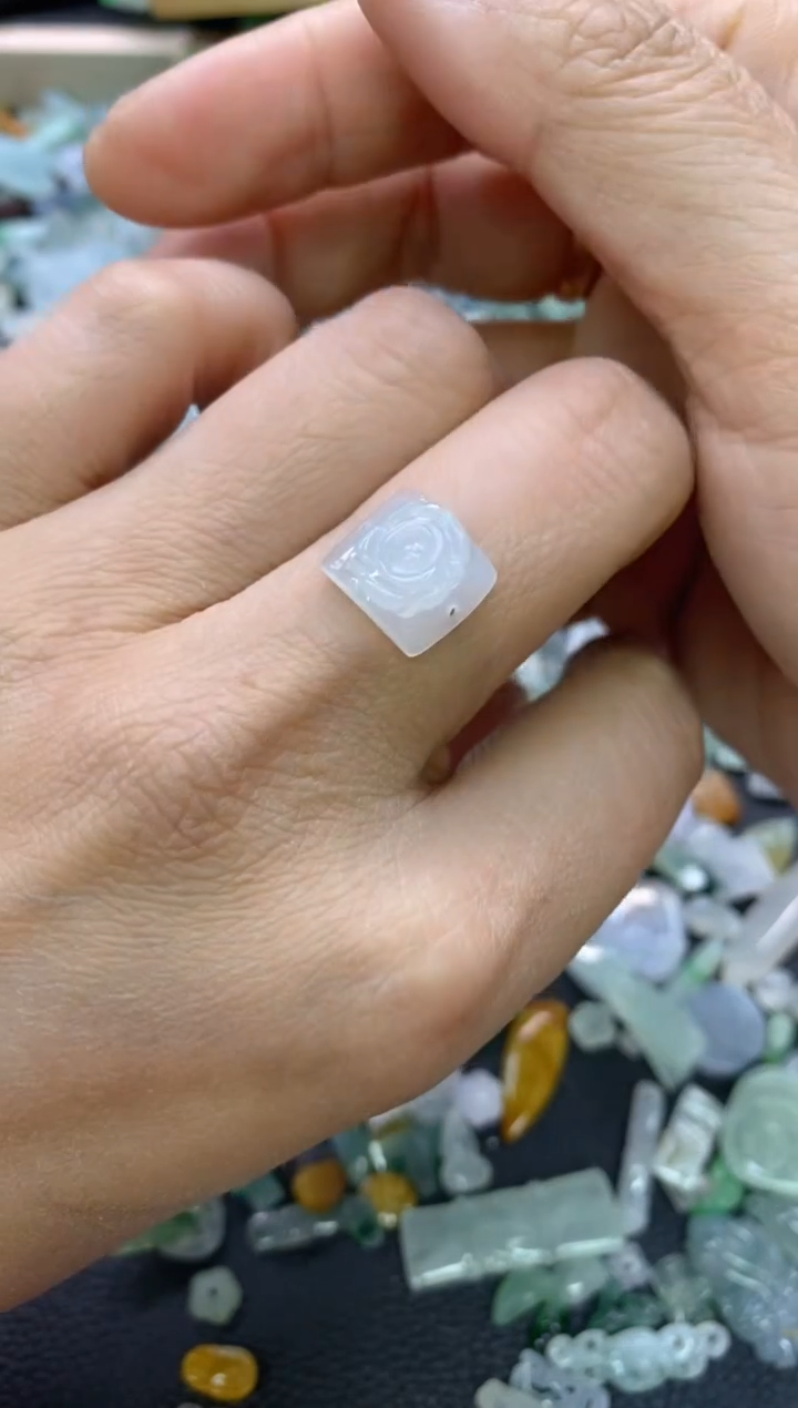 【闪购商品】翡翠颈饰未镶嵌翡翠净货28248