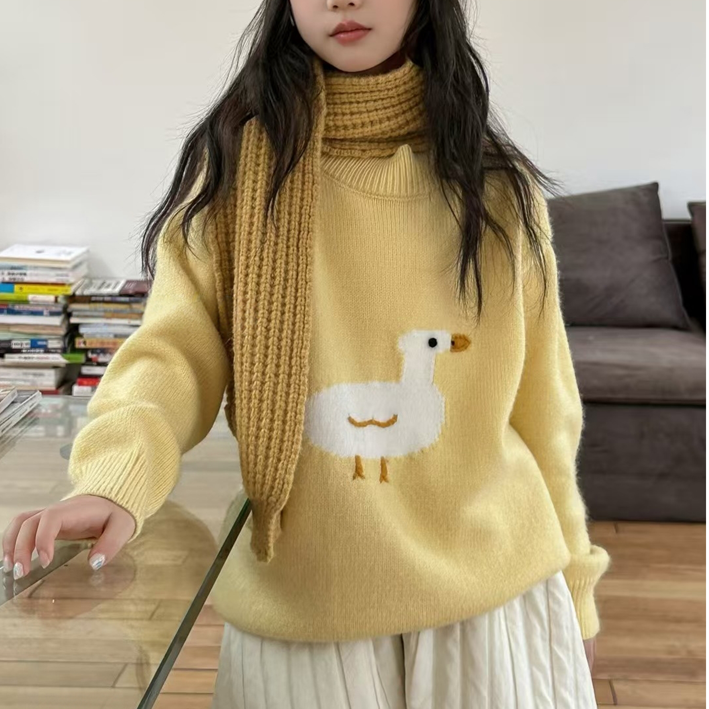 2025冬季新款韩版小黄鸭黄色圆领女童毛衣柔软亲肤M25469