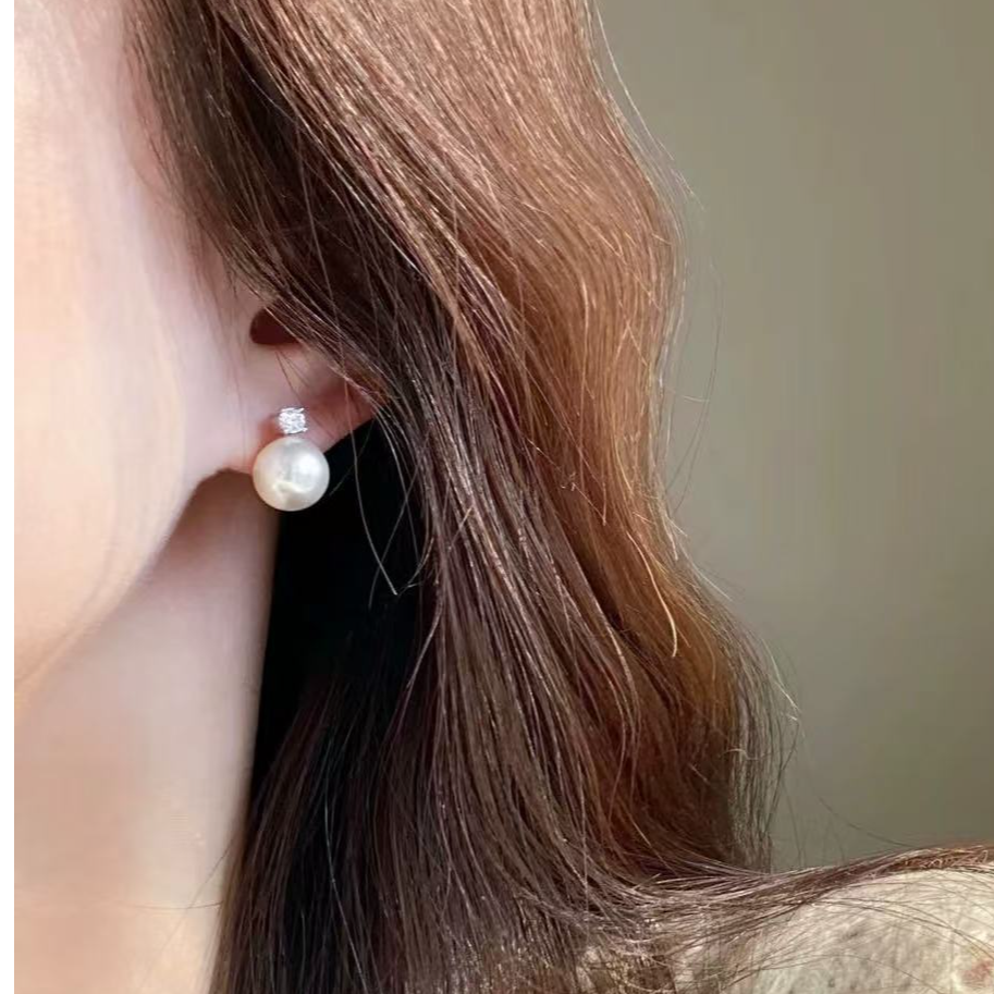 196  戴娜王妃白色珍珠耳钉