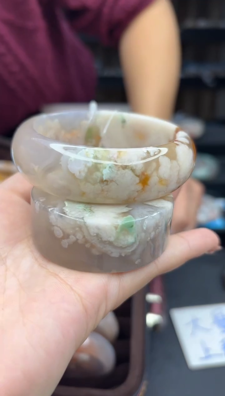 【闪购商品】石英质玉手镯未镶嵌808（58圈赠送镯心）