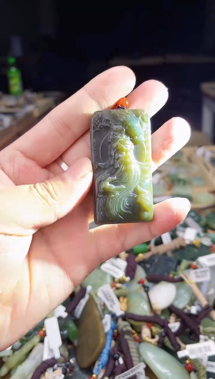 颈饰未镶嵌和田玉1