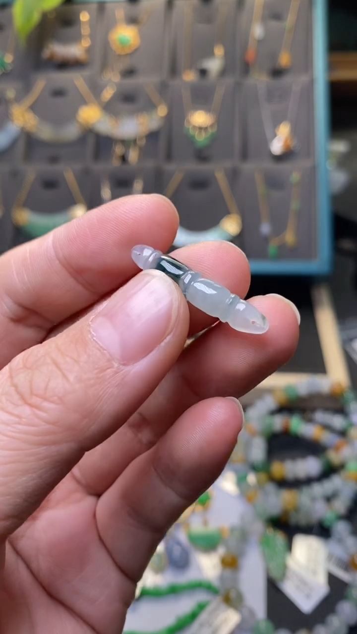 颈饰未镶嵌翡翠39900