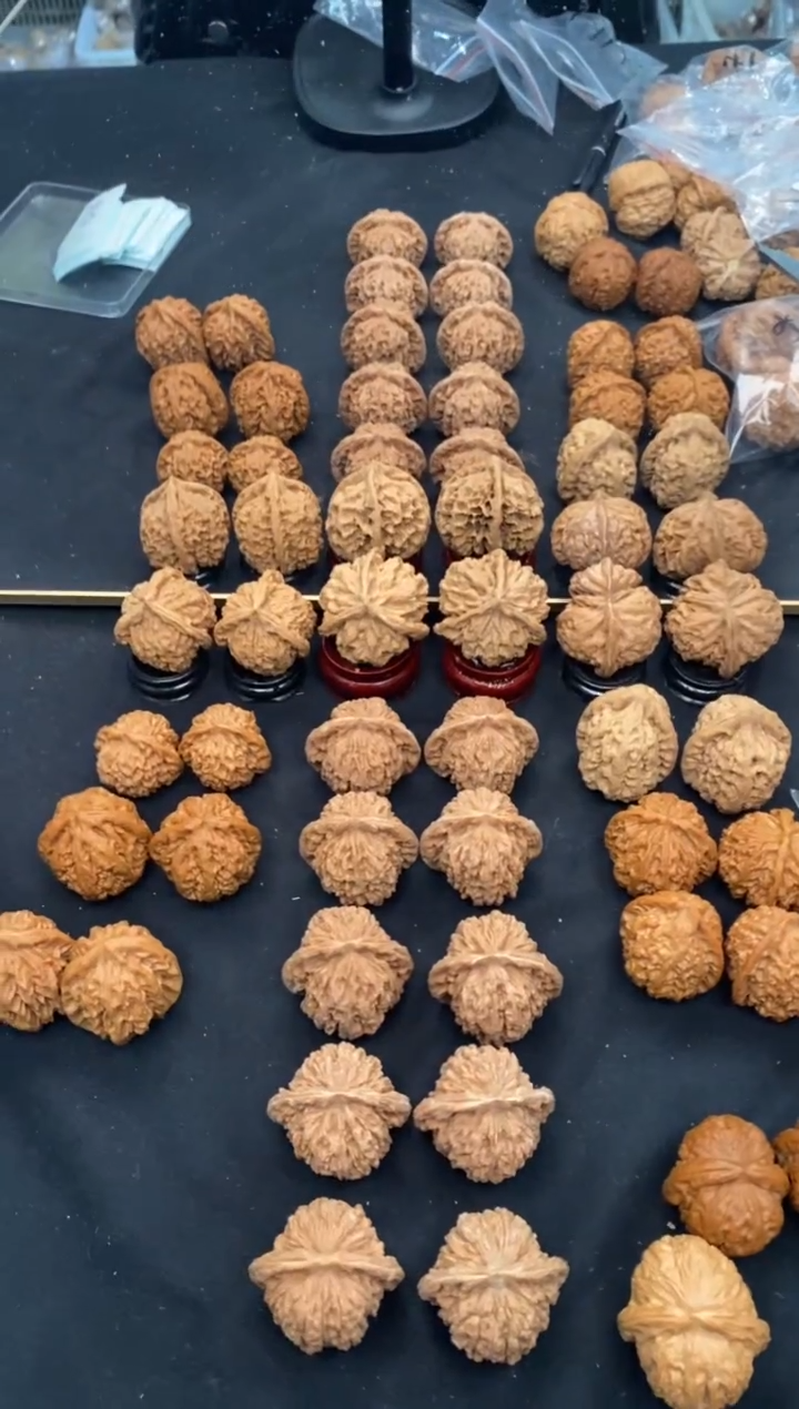 【闪购商品】文玩核桃把件汉高楼44