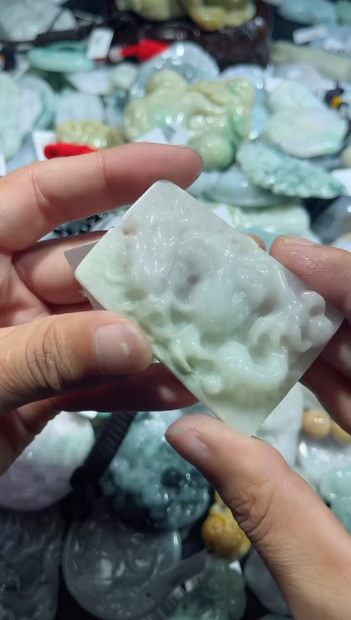 【闪购商品】翡翠颈饰未镶嵌00009713