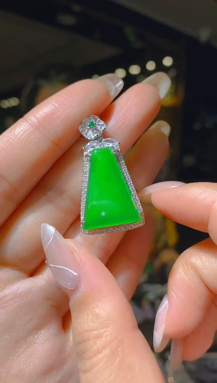 【闪购商品】翡翠吊坠(赠链)银S925镶嵌007（