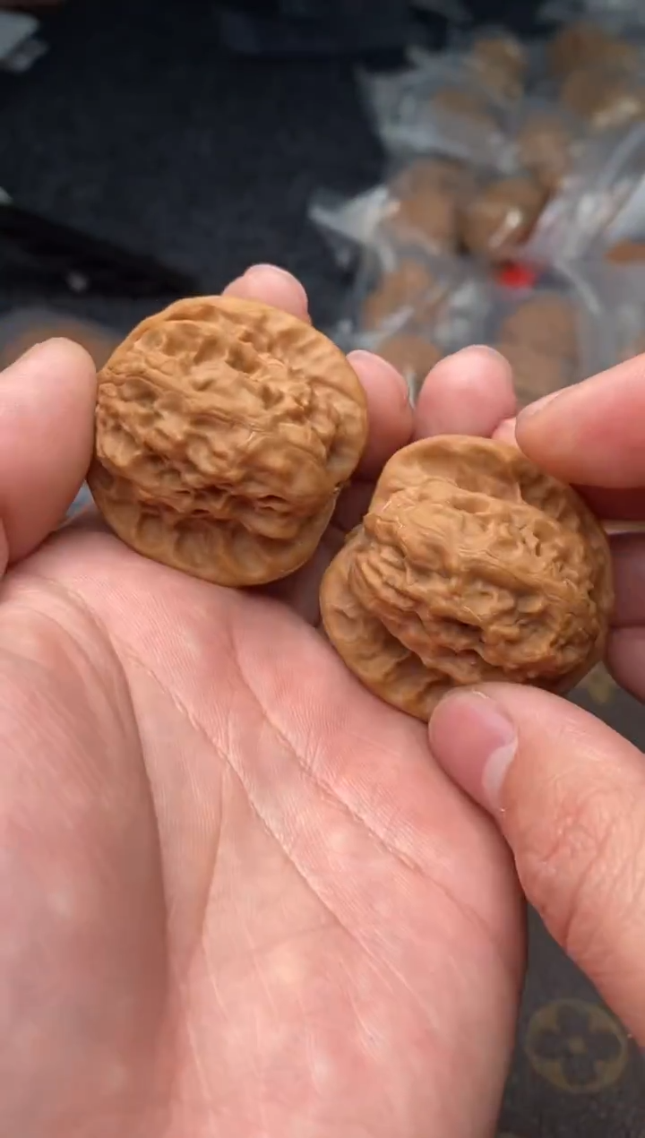 【闪购商品】文玩核桃把件G110号36尺野狼