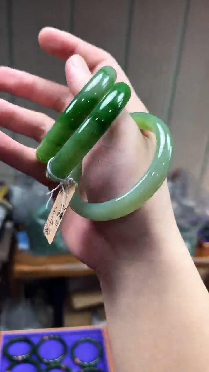 【闪购商品】和田玉手镯未镶嵌俄料手镯55圈口多样性其一发货