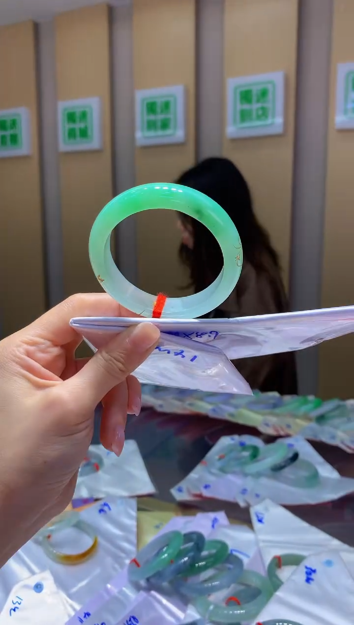 翡翠手镯18K金镶嵌-Q61号圈口53.1*14*8.9