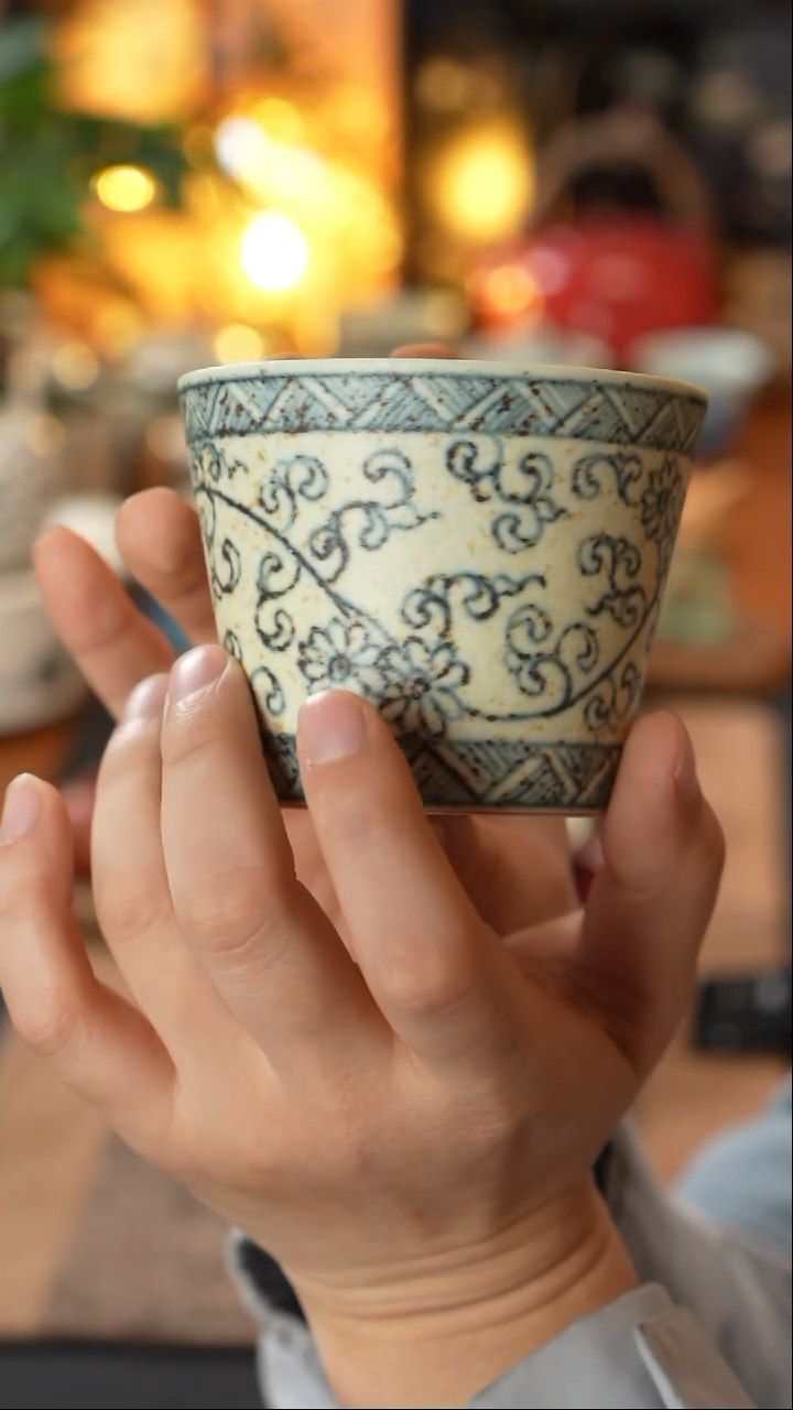 【闪购商品】寒芦窑缠枝小野菊寒芦窑缠枝小野菊祝口杯