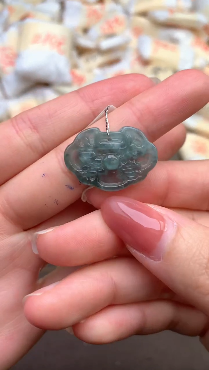 【闪购商品】翡翠颈饰未镶嵌  —